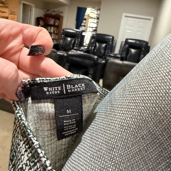 White House Black Market Black and White Sleeveless Blouse - Picture 3 of 3